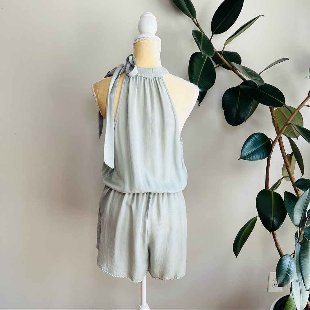 CLOTH & STONE ANTHROPOLOGIE Tencel Halter Bow Romper Sage Casual Feminine | Sz M - Picture 5 of 7